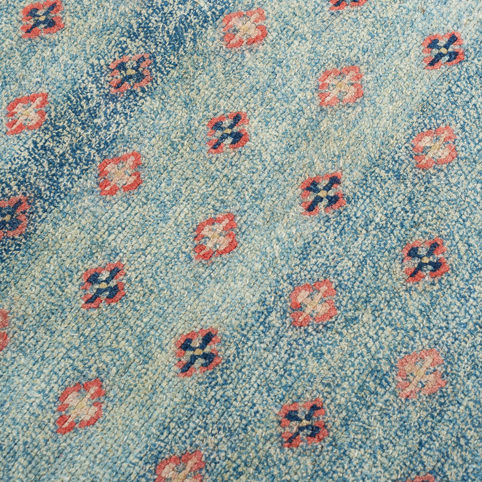 sitting-rug-40320-gallery-1