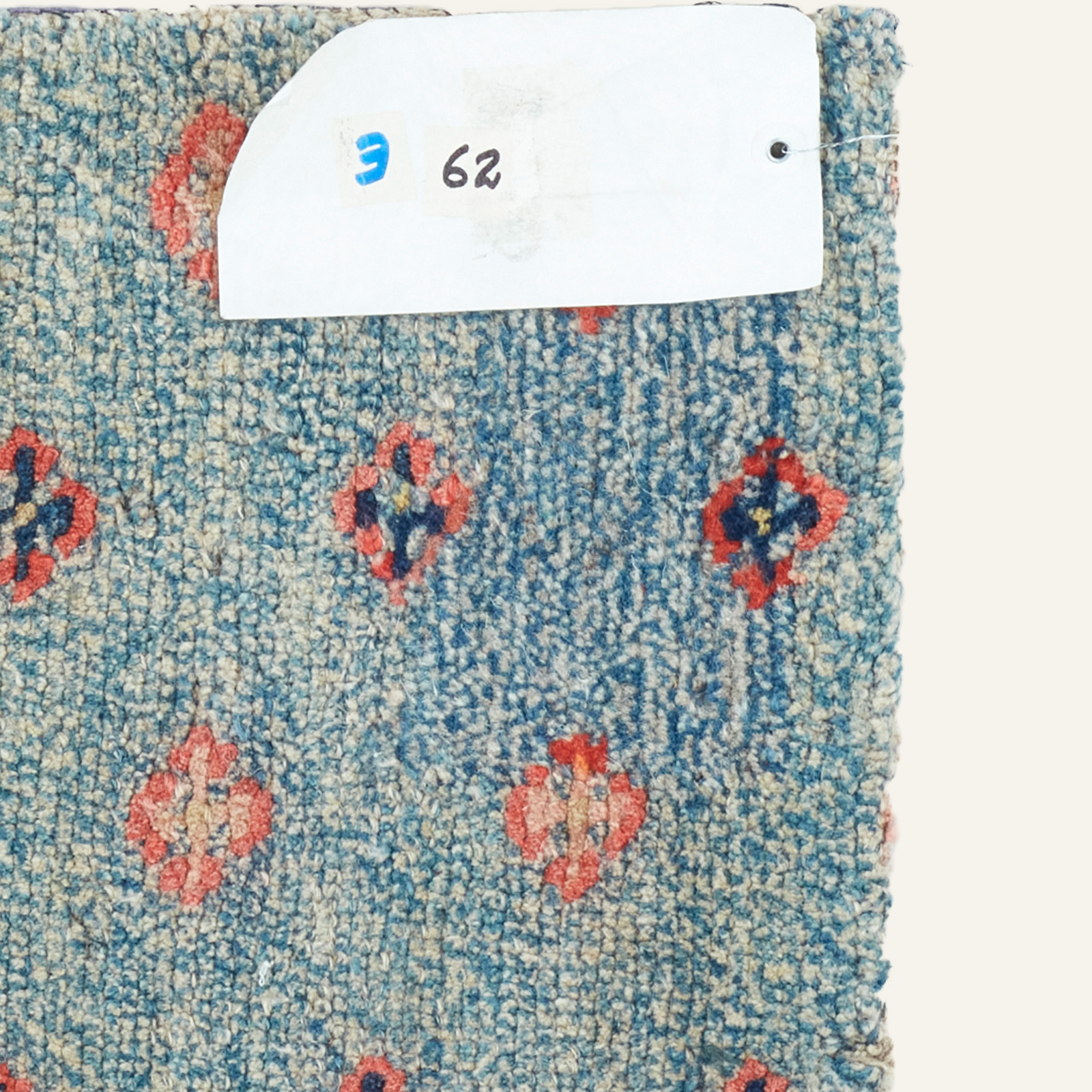 sitting-rug-40320-gallery-2